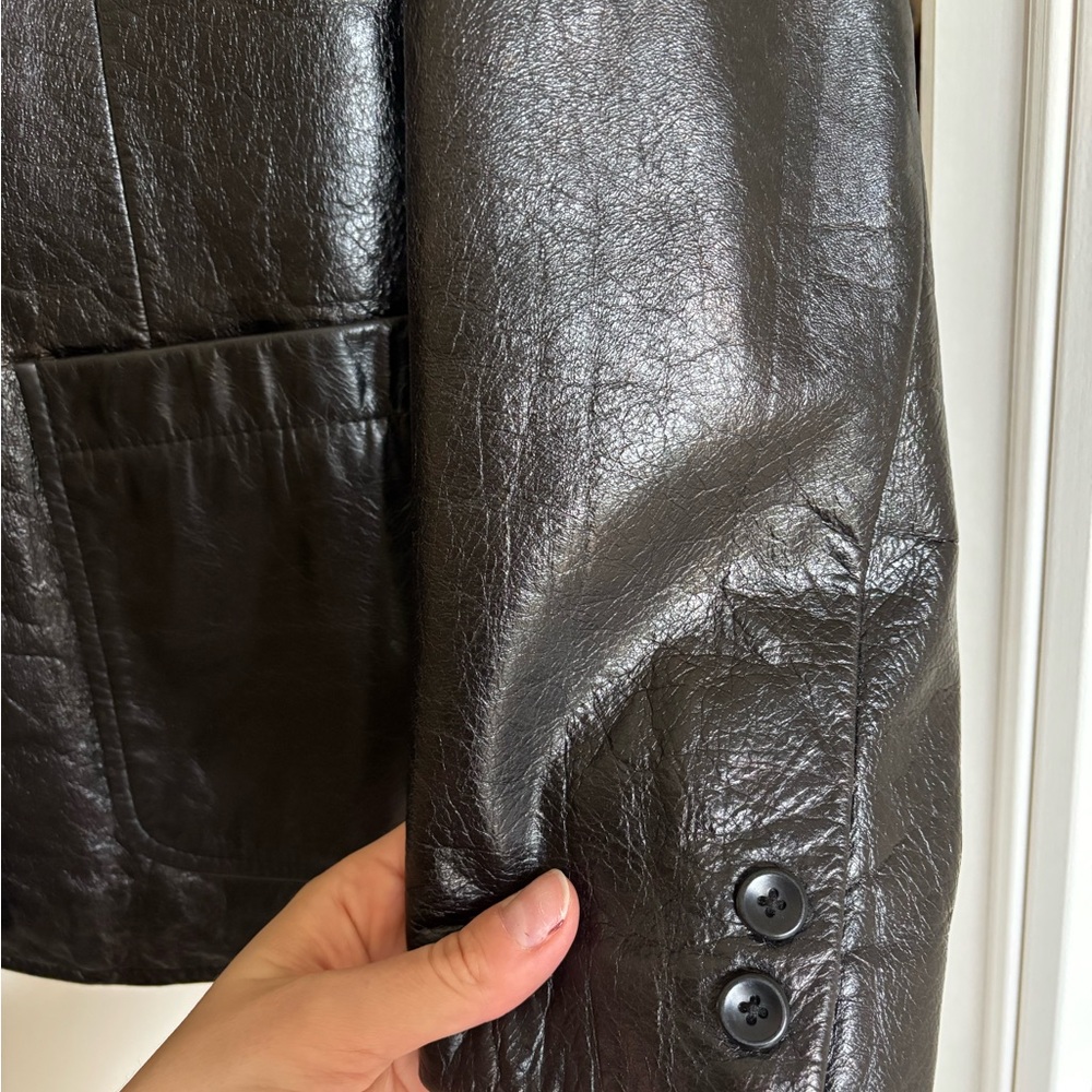Vintage GAP Women's Black Leather Jacket - Picture 6 of 7